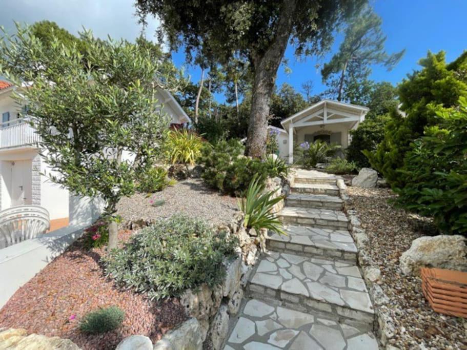 Adorable Petite Maison A 400M De La Mer Villa Saint-Georges-de-Didonne Exterior foto