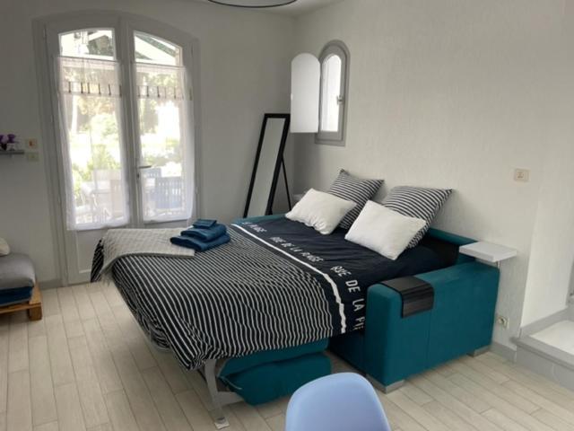 Adorable Petite Maison A 400M De La Mer Villa Saint-Georges-de-Didonne Exterior foto